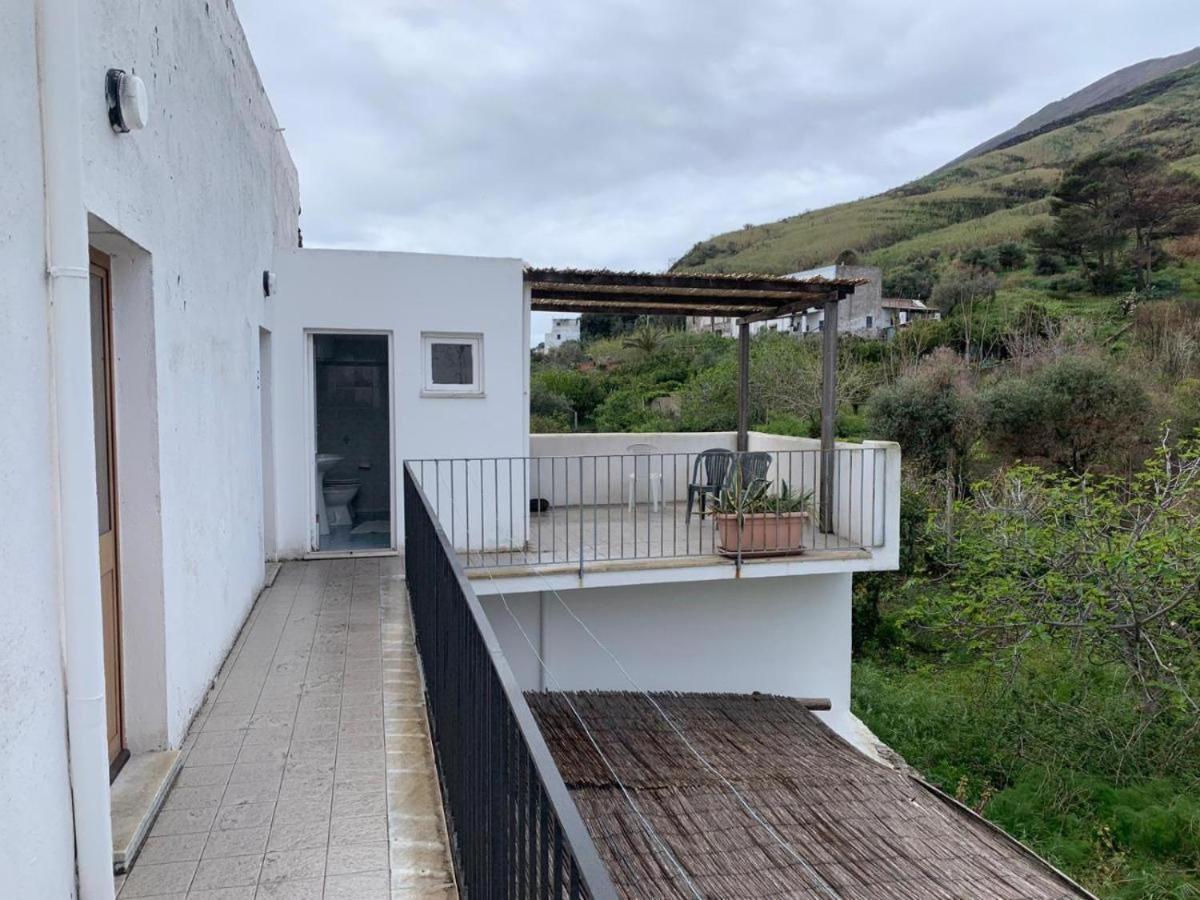 Case La Pergola Stromboli Exteriör bild