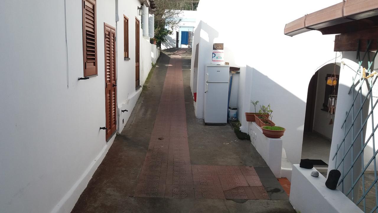 Case La Pergola Stromboli Exteriör bild