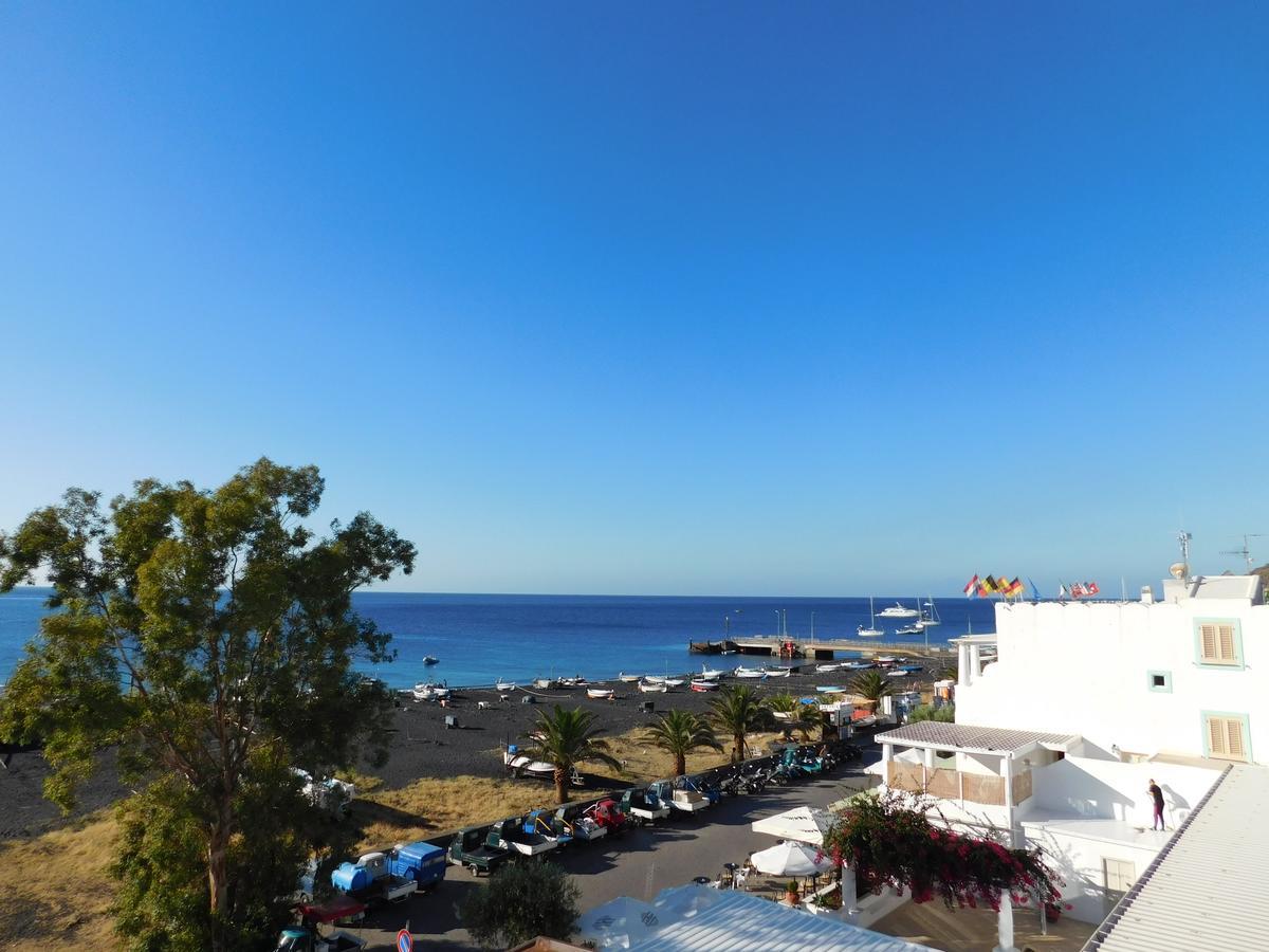 Case La Pergola Stromboli Exteriör bild